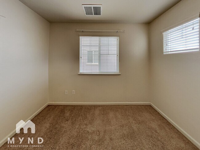 Building Photo - 6627 Sportoletti Dr