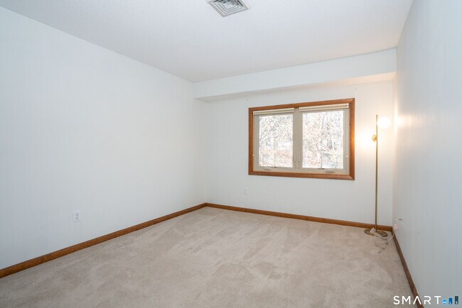 Building Photo - 449 S Main St