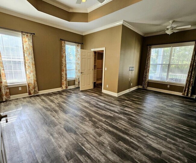 Building Photo - 366 Bellingham Dr