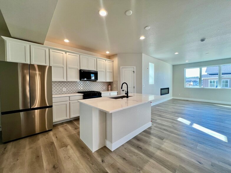 Building Photo - 4705 Whistler Dr