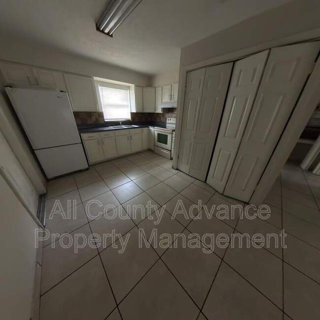 Building Photo - 4909 E Temple Heights Rd