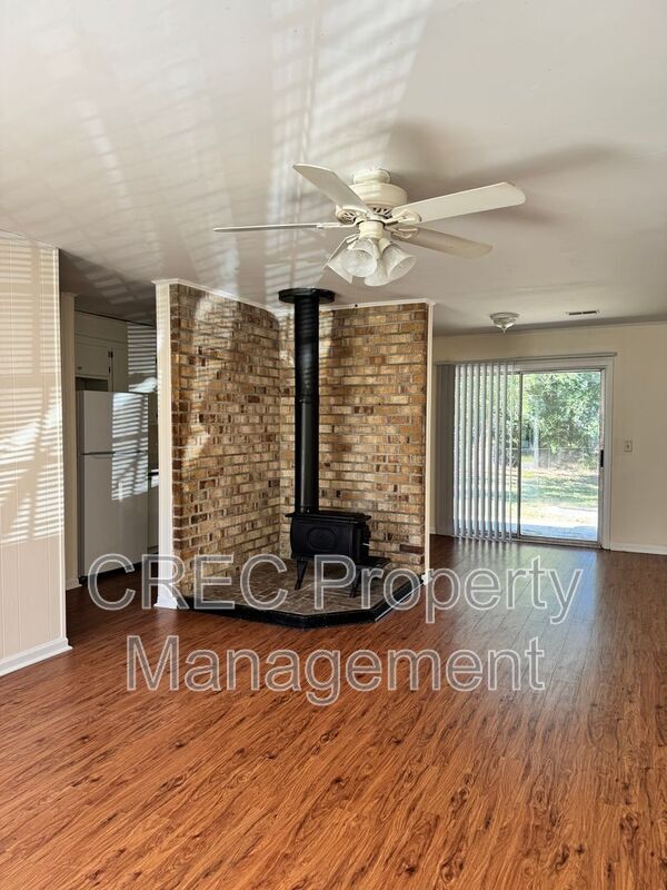 Building Photo - 1200 Margaret Dr