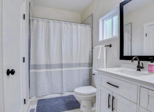 Building Photo - Furnished Westchester Lagoon Home
