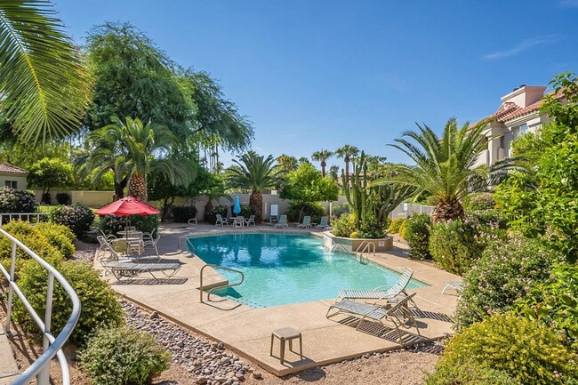 Building Photo - 2 Bedroom Paradise Valley Gem with Private...