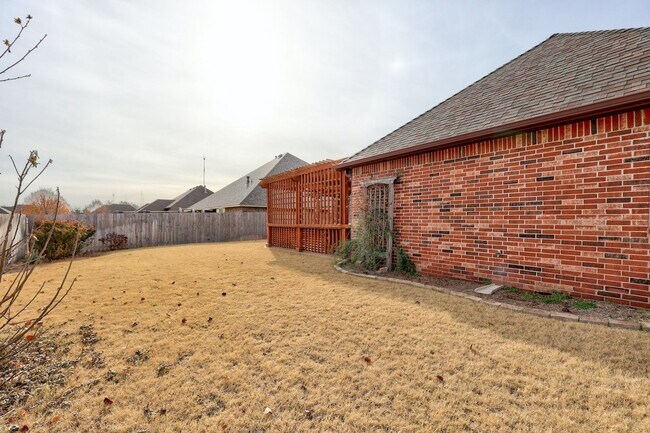 Building Photo - 4 Bedroom South Edmond Home For Rent