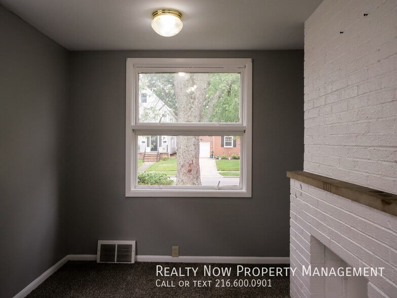 Building Photo - 1504 Sherbrook Rd