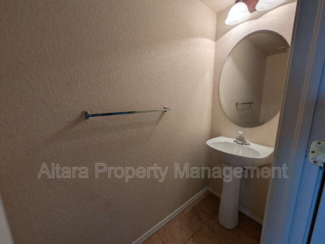Building Photo - 4848 Iron Horse Villas Point