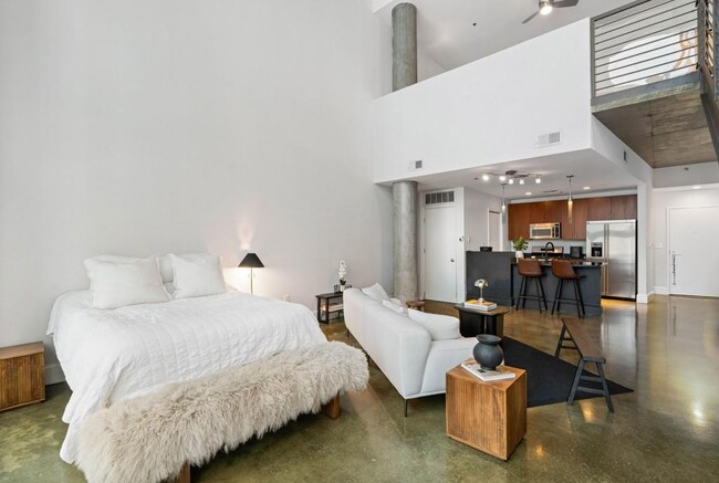 Building Photo - 845 Spring St NW