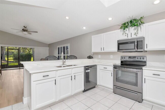 Building Photo - 9500 Green Needle Dr