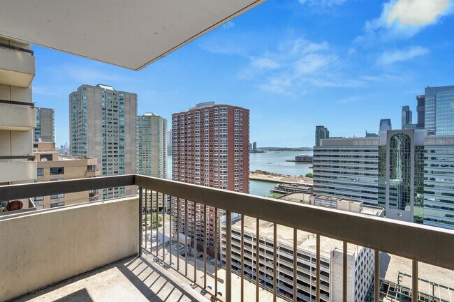 Primary Photo - 45 River Dr S