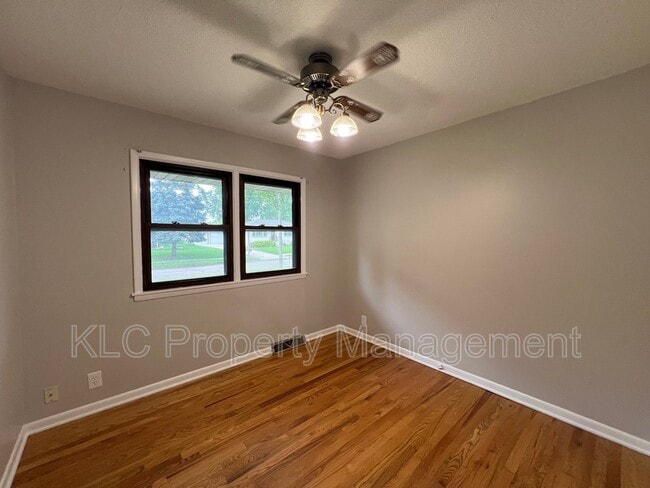 Building Photo - 255 Waukee Ave
