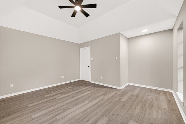 Building Photo - 4906 Pleasure Lake Ln