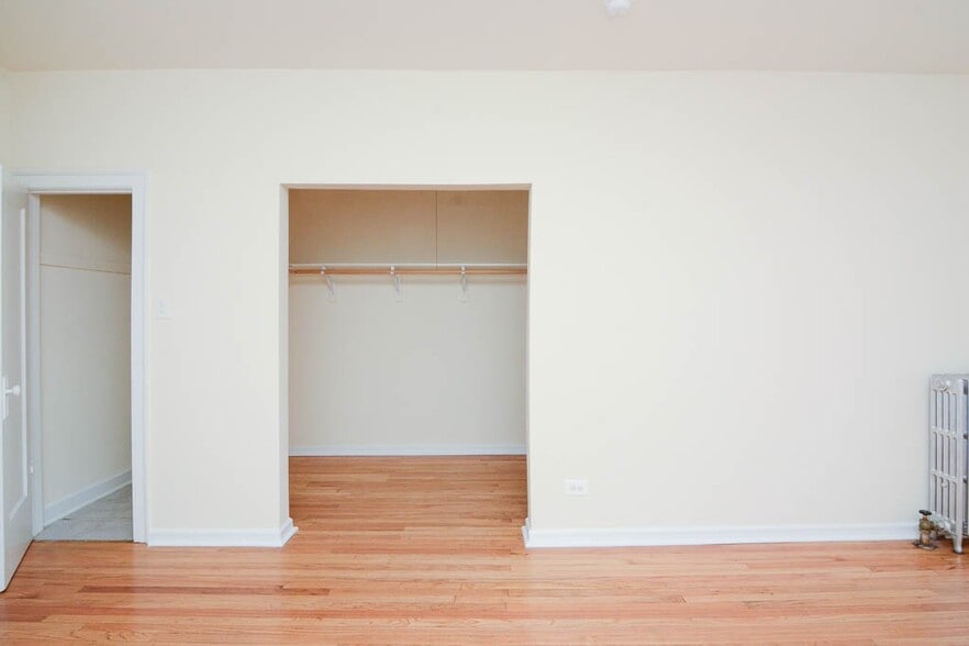 Building Photo - 2737 N Spaulding Ave