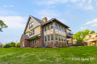 Building Photo - Three bedroom off Ward Parkway