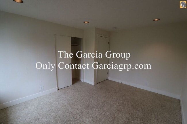 Building Photo - 10347 NW Alpenglow Way