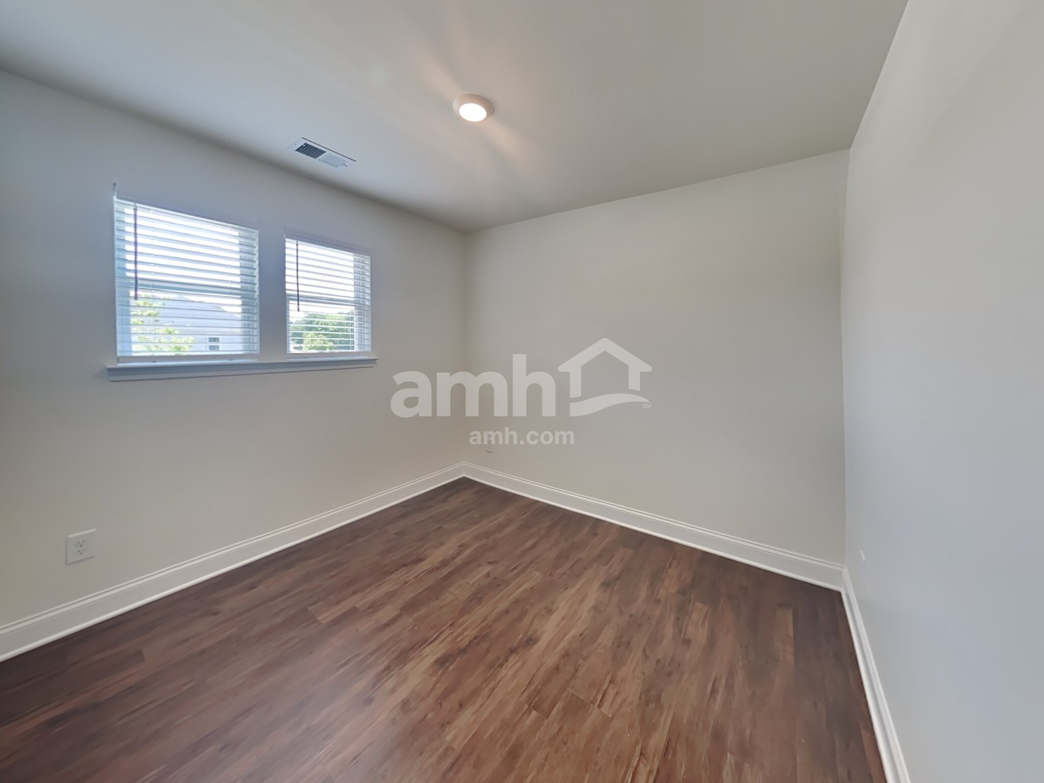 Building Photo - 1524 Soapstone Rd