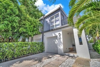 Building Photo - 3167 SW 25th St