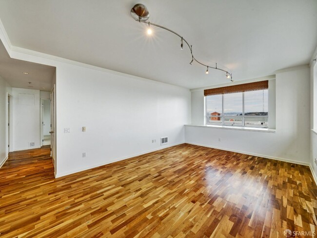 Building Photo - 400 Beale St