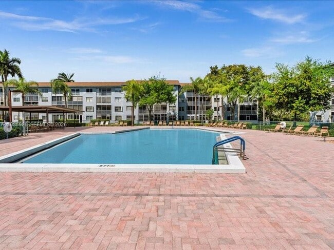 Building Photo - 12500 SW 5th Ct