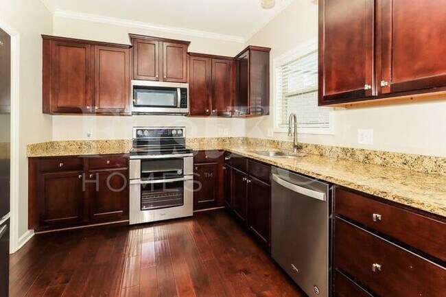 Building Photo - 331 White Birch Ln