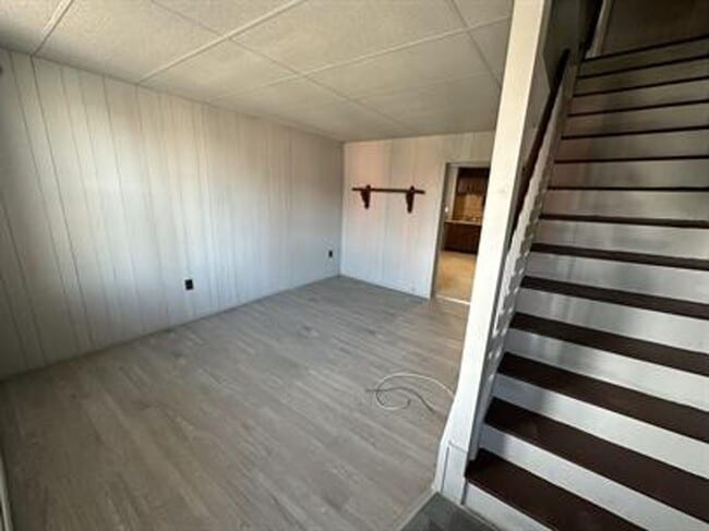 Building Photo - AVAILABLE FOR SHOWING NOW!!! 2BR/1BA  W/ Laundry Hook-Up!