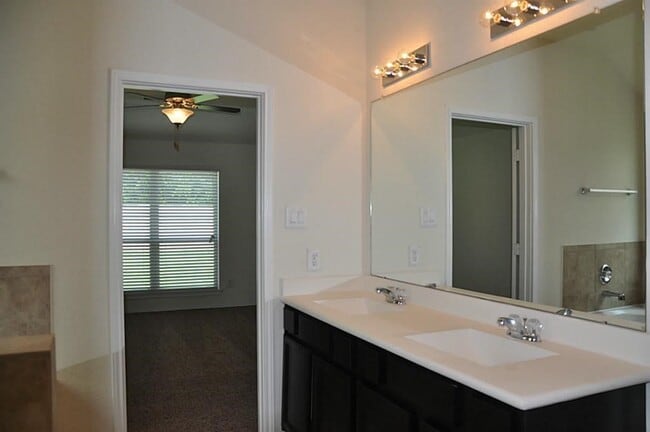 Building Photo - 3335 Jane Wy