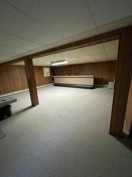 Building Photo - 218 Cardinal Dr