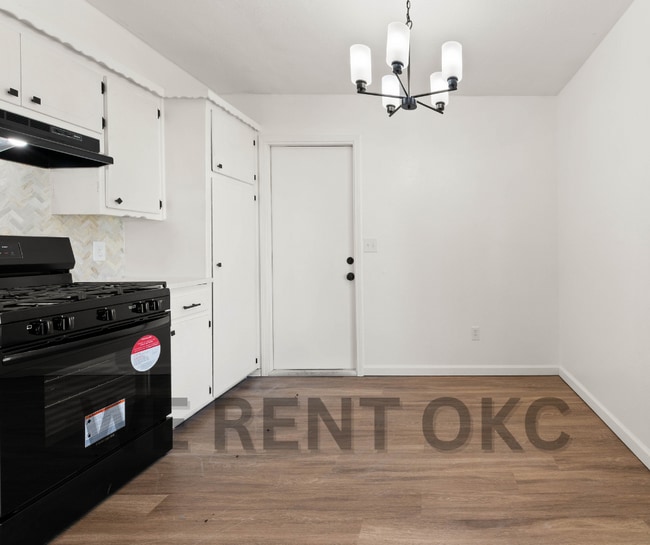 Building Photo - 16391 Lynn St