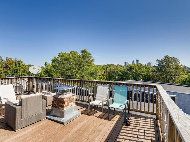Building Photo - Rare Find: 2BR With Private Rooftop Deck, Bryn Mawr