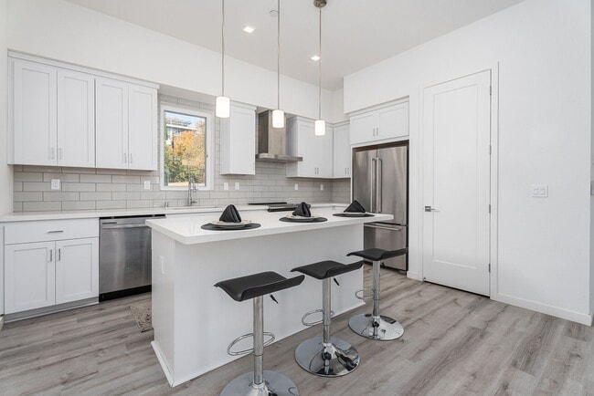 Building Photo - 508 Alisal Ln