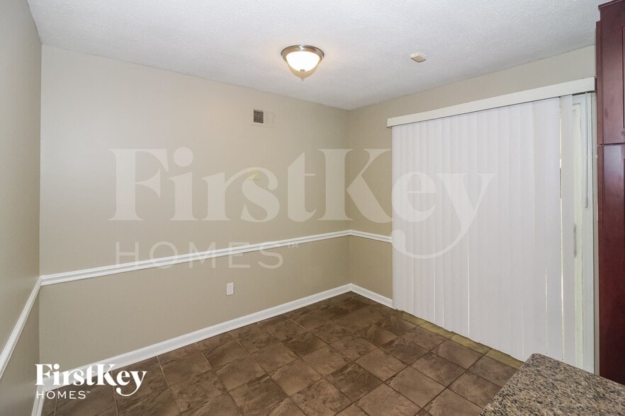 Building Photo - 6047 Tiffany Rd