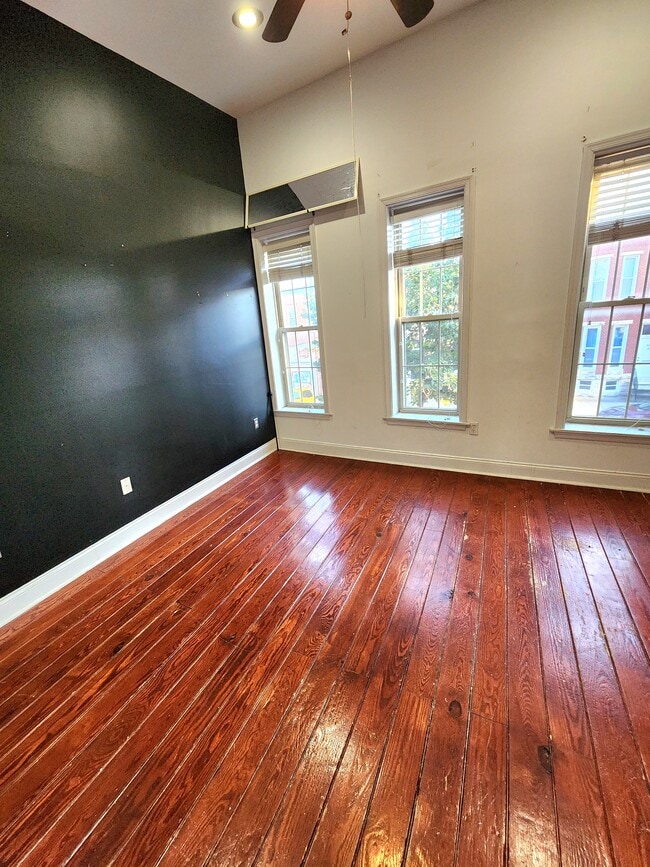 Building Photo - 444 E Fort Ave