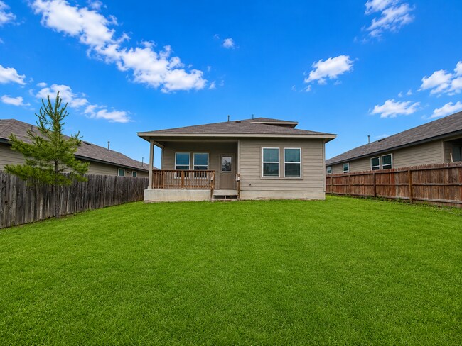 Building Photo - Beautiful 4-bedroom home in Riverstone at Westpointe featuring 2 spacious living areas, a downsta...