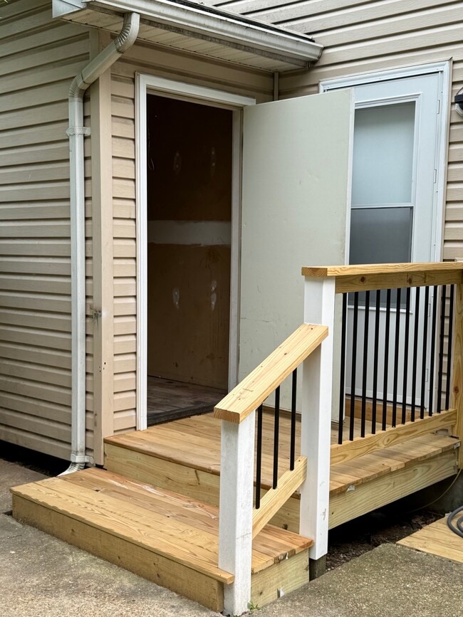 Building Photo - 1014 Bridle Ct