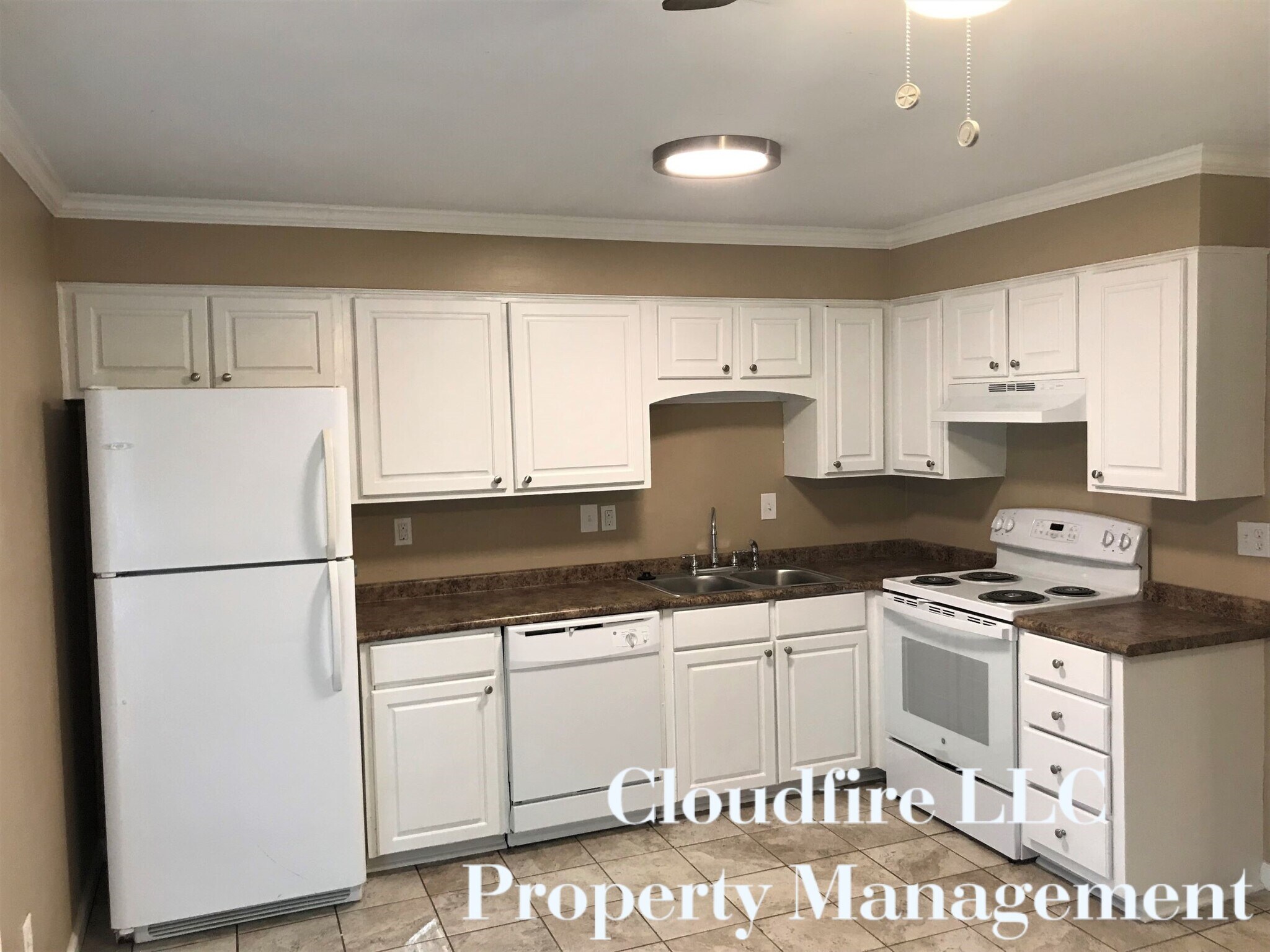 Building Photo - 201 James Cir