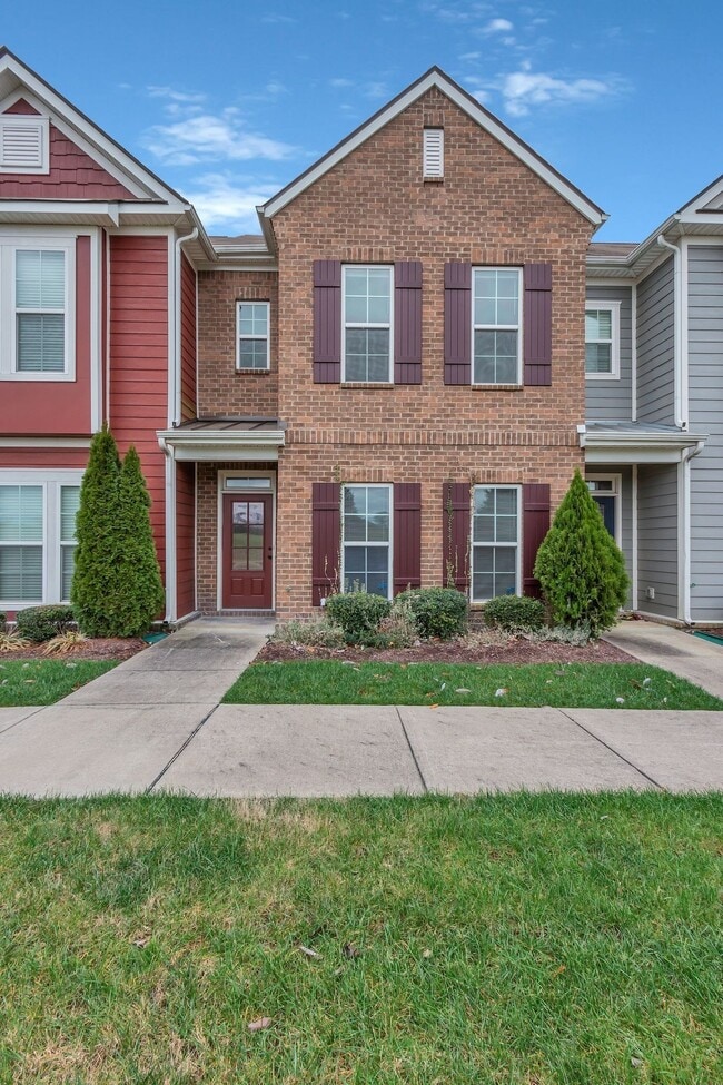 Building Photo - 305 Dursley Ln