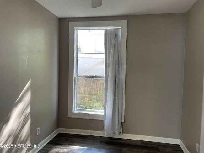 Building Photo - 164 Gault St