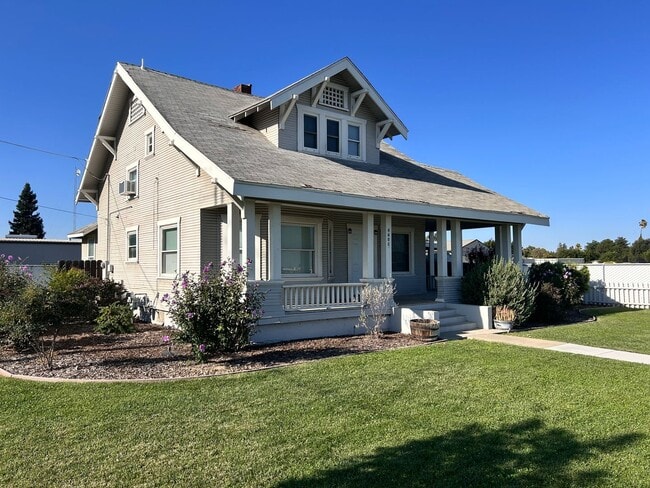 Primary Photo - Charming 4 Bedroom/2 Bath Home in Modesto Ca