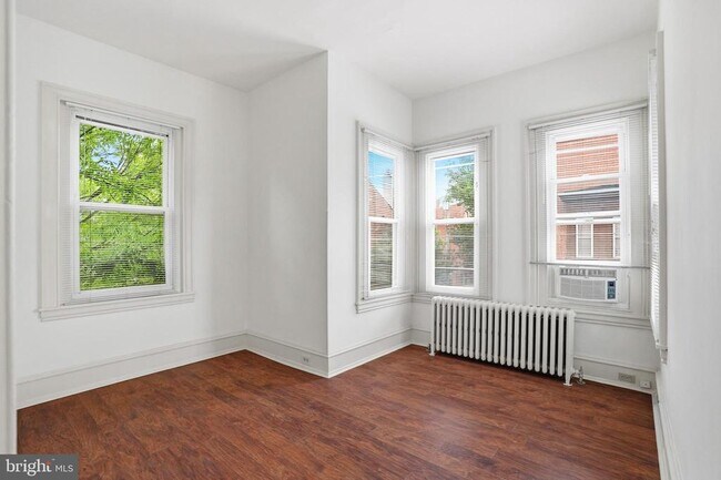 Building Photo - 2441 Brown St