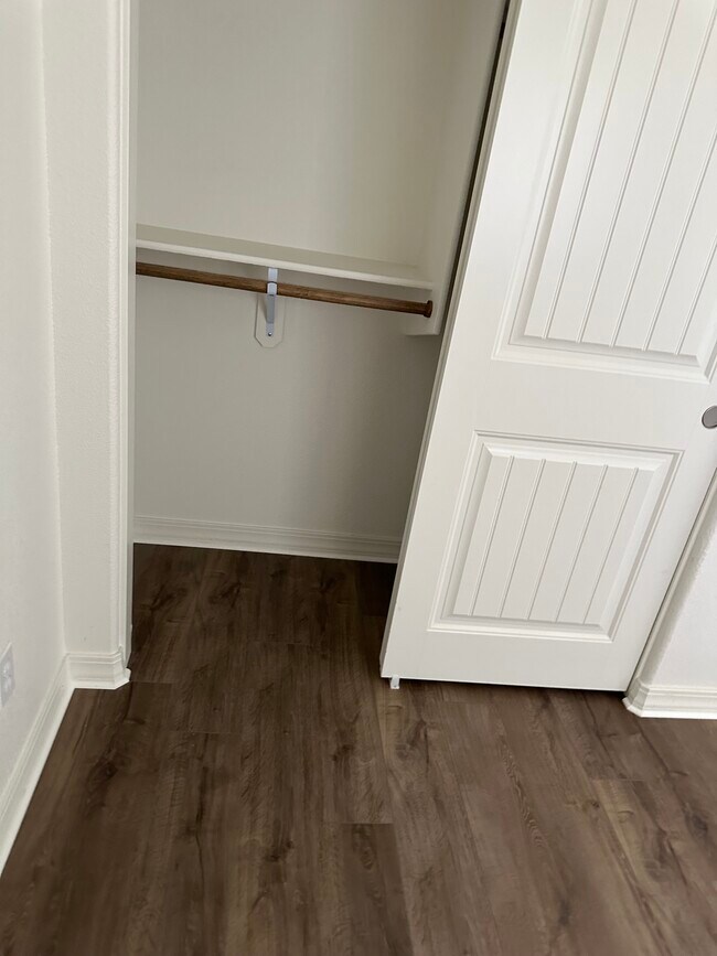 Building Photo - 5270 Eagle View Rd