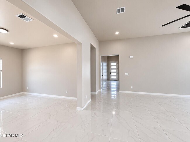 Building Photo - 12633 Middlesbrough Ave