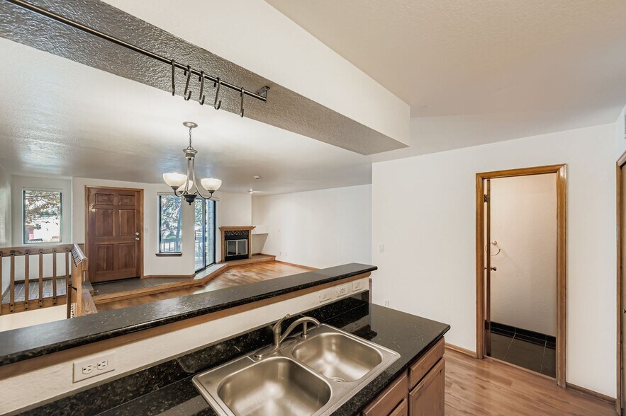 Building Photo - 5056 Buckingham Rd