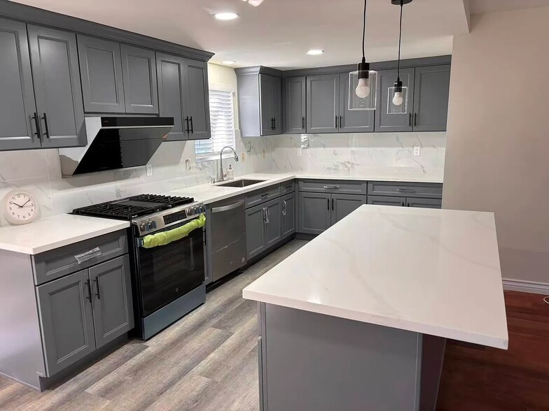 Building Photo - 848 E Northridge Ave