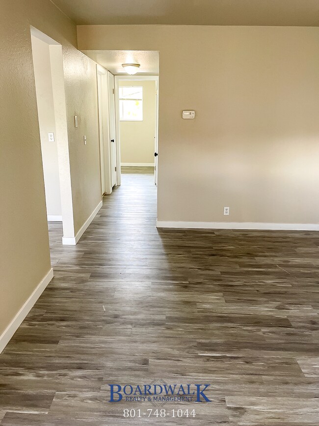Building Photo - Amazing 2 bed 1 bath apartment in SLC