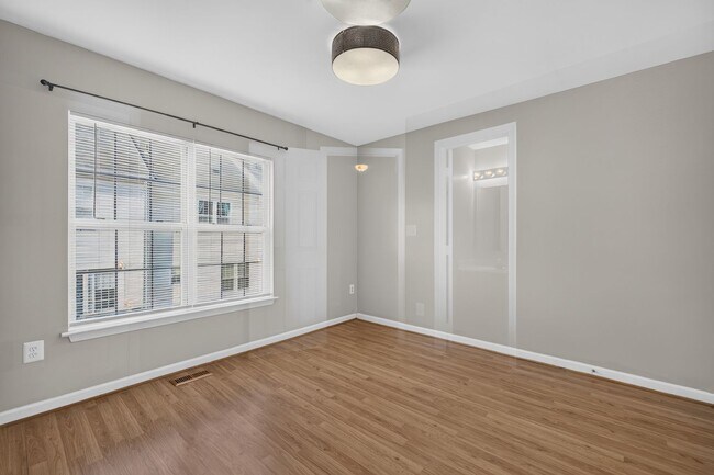 Building Photo - 13504 Hamlet Square Ct