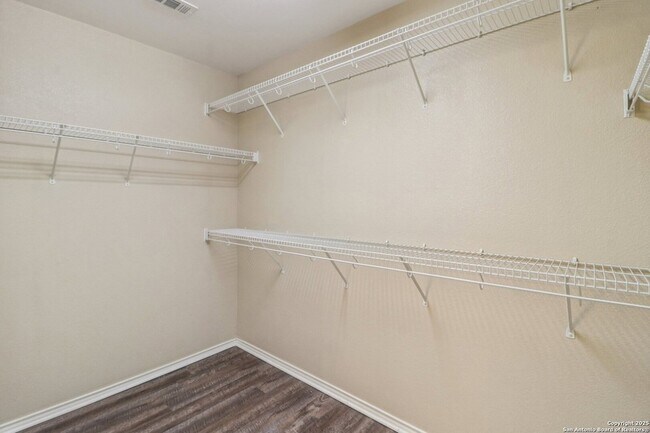 Building Photo - 4119 Chinkapin Oak