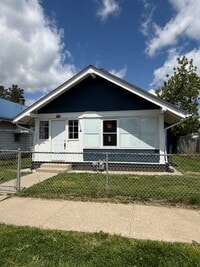 Building Photo - 2 Bed 2 bath remodeled home