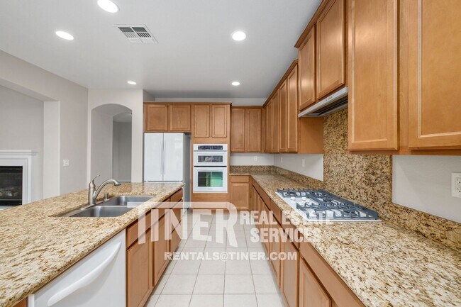 Building Photo - 3152 Overton Way