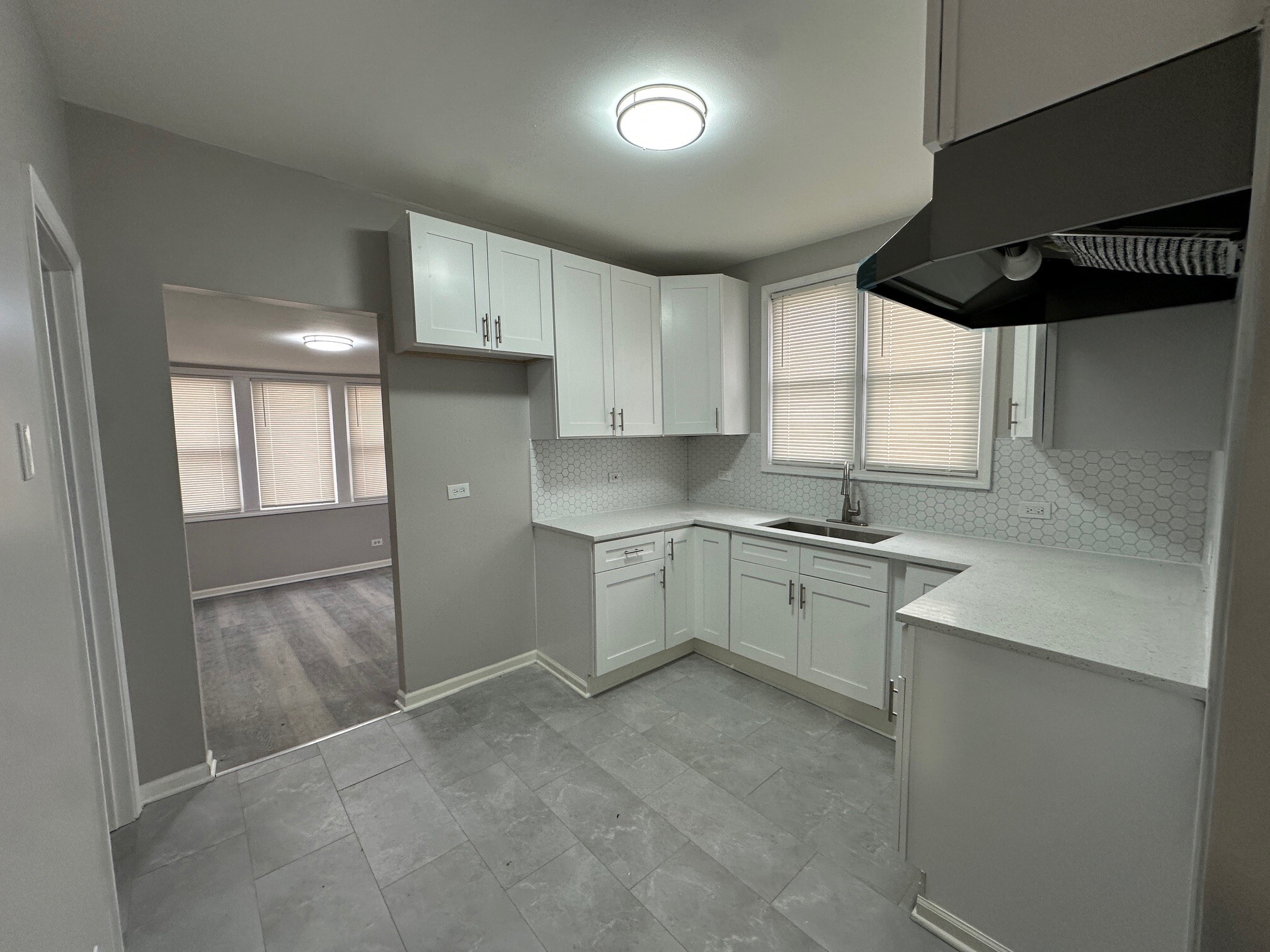 Kitchen - 10741 S Glenroy Ave