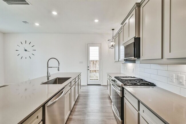 Building Photo - 582 Dry Fork Ln